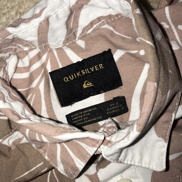 Daddy and mini matching Quicksilver dress shirts - Picture 3 of 5